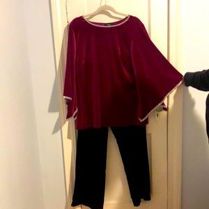 Velour bell arm Rhinestone top w/black pants